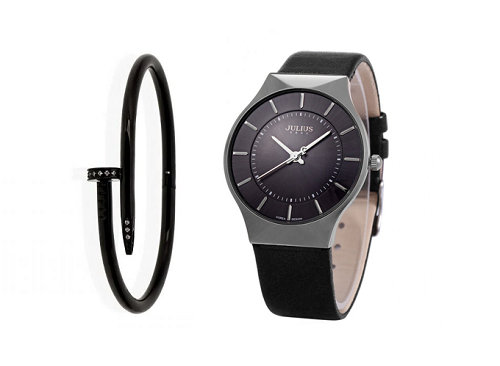 Đồng hồ nữ Julius Hàn Quốc JA-577lh dây da đeo cùng vòng tay car có hột dạng đinh size màu đen tạo vẻ cá tính cho bạn gái. 