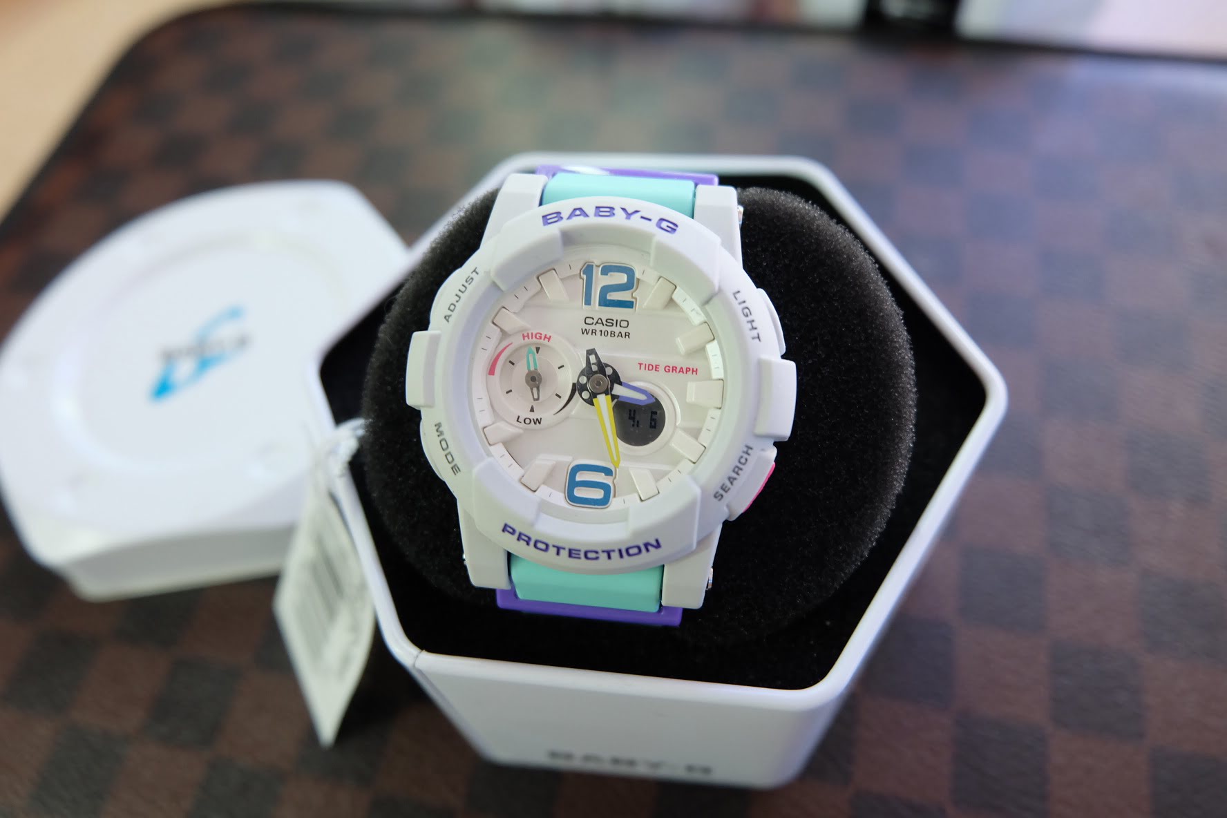 Khám phá đồng hồ Casio BGA-180-3BDR